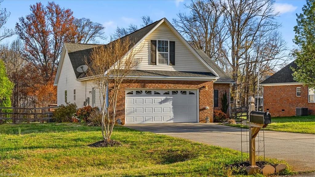 3225 Knoll Ridge Drive, Walkertown, North Carolina image 2