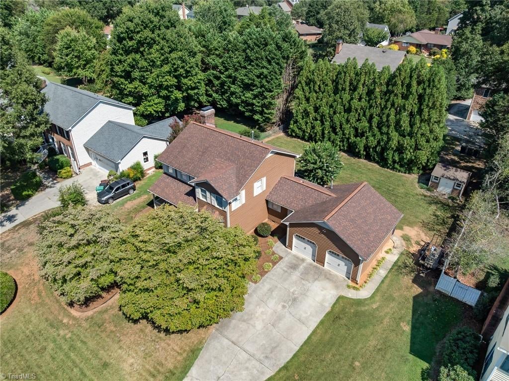 Photo of 3804 Oak Forest Drive, High Point, NC 27265 (MLS # 1236558)