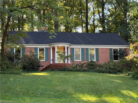 Homes For Sale - 102 Sparger Place<br/> Greensboro, NC 27455