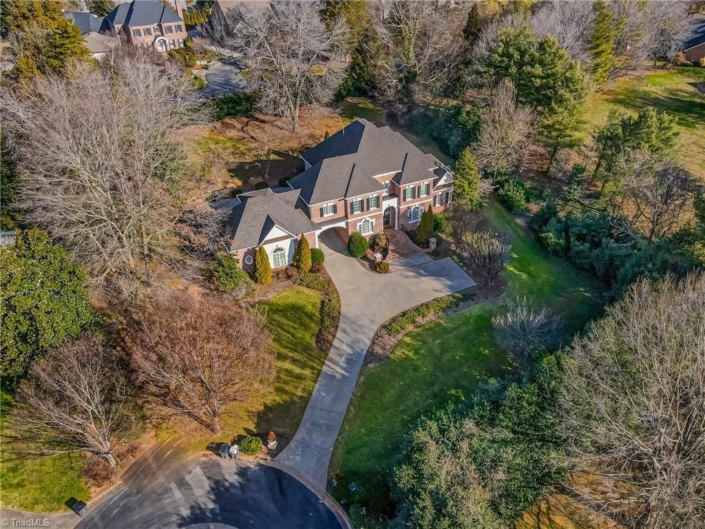 Photo of 1021 Kent Mews Court, Winston-Salem, NC 27104 (MLS # 1198992)