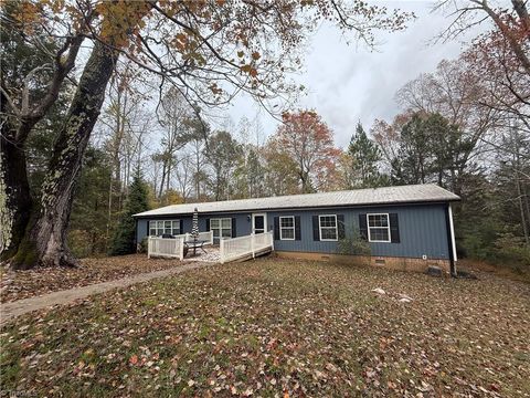 Mobile Home For Sale - 1032 Autumn Drive<br/> Yadkin County, East Bend, NC 27018