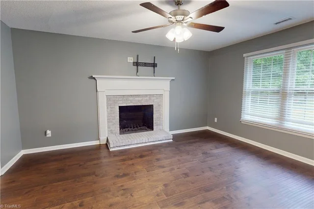 1578 Twin Oaks Drive, photo 5 of 48