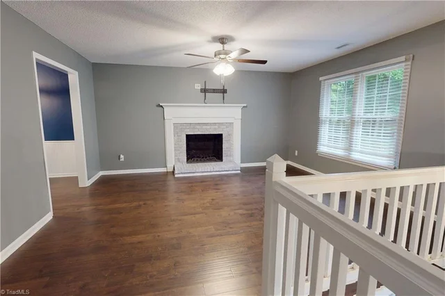 1578 Twin Oaks Drive, photo 3 of 48