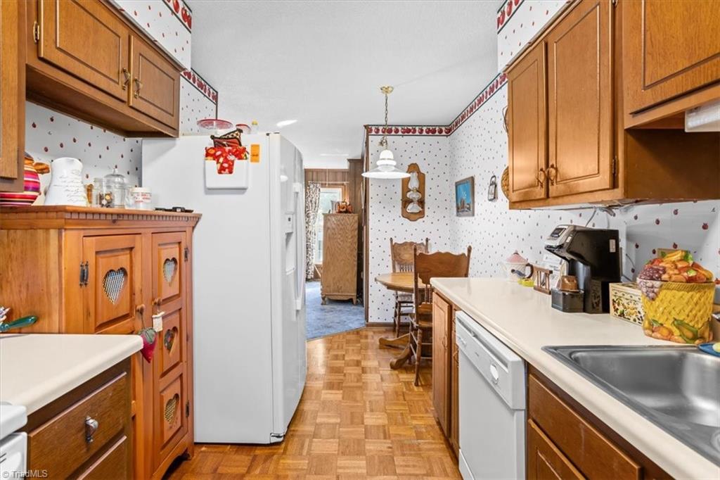 1641 Regency Drive, Burlington, North Carolina image 32
