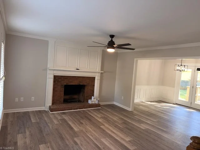 1009 Chockecherry Lane, photo 2 of 10