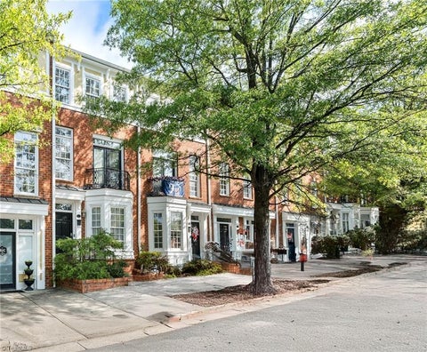 Townhouse For Sale - 205 Southside Square<br/> Greensboro, NC 27406