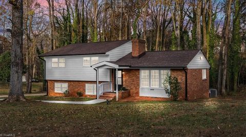Homes For Sale - 3555 Cherry Lane<br/> Greensboro, NC 27405