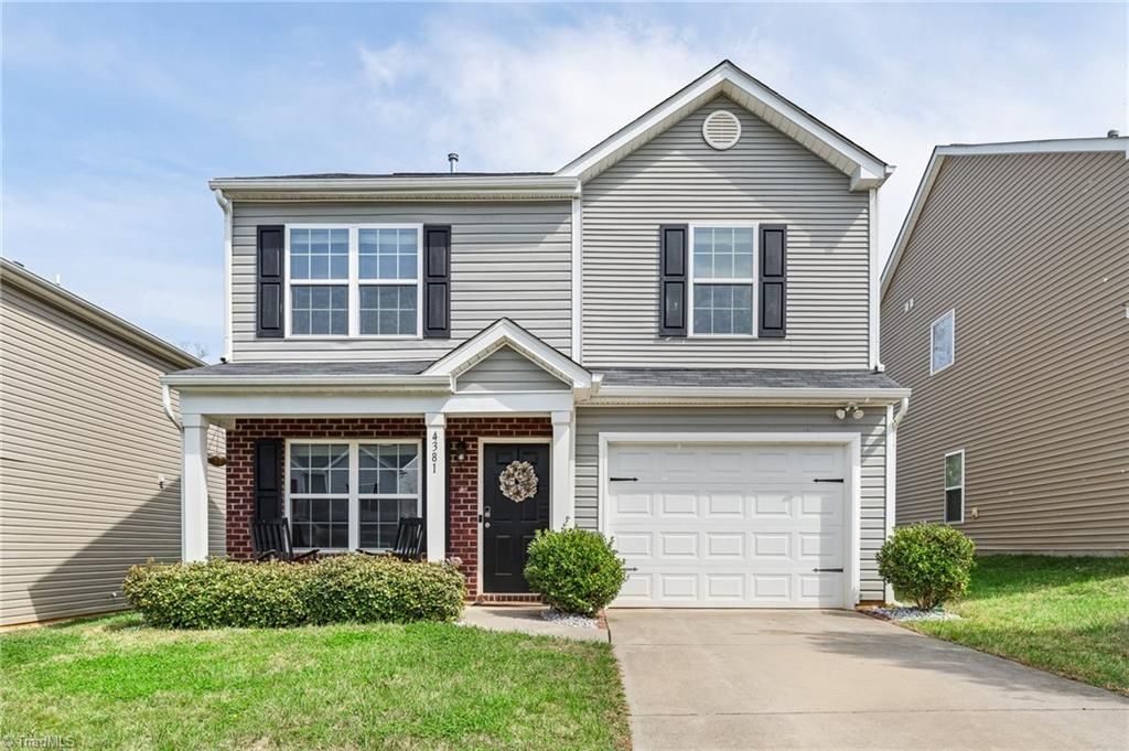Photo of 4381 Oak Pointe Drive, Winston-Salem, NC 27105 (MLS # 1212549)