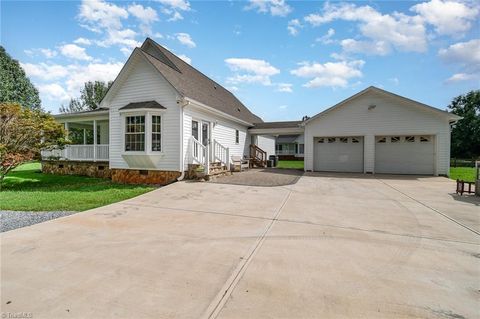 A home in Pleasant Garden