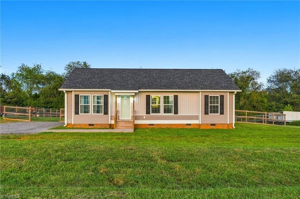 2554 SNIDER RD, YADKINVILLE, NC 27055 - Image fca5a224bbae8ae58fa4fd920414f7a1/301545201