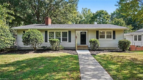 Homes For Sale - 3016 Kinnamon Road<br/> Winston-Salem, NC 27104