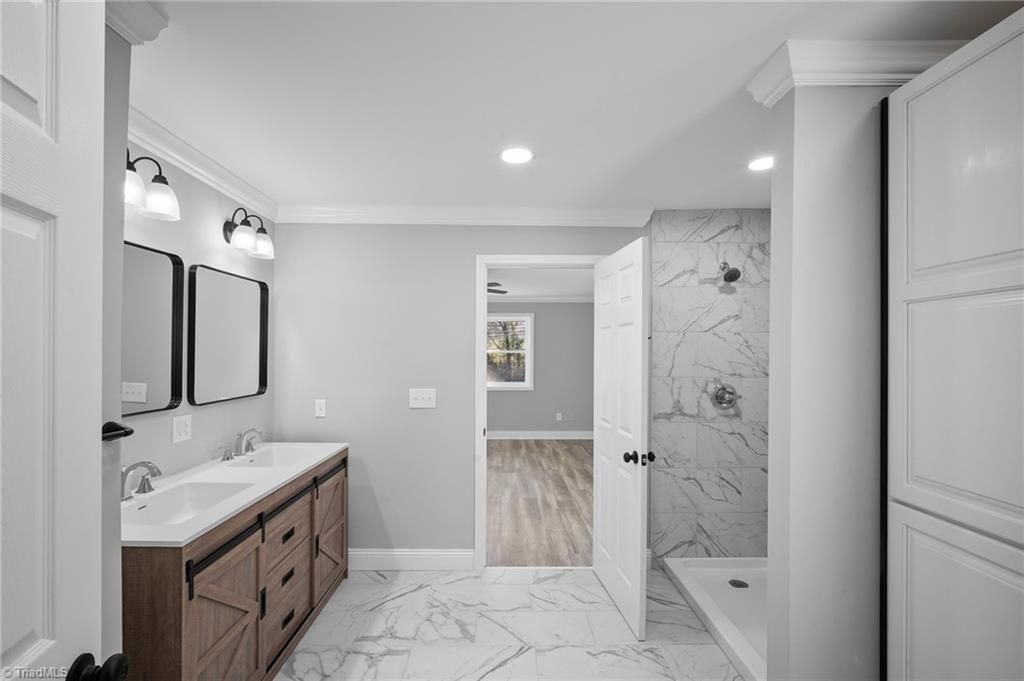 Photo of 104 Hillside Drive, Lexington, NC 27295 (MLS # 1206827)