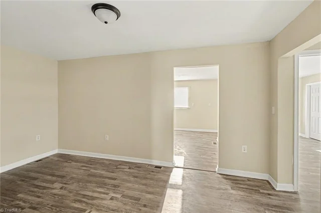 1440 South Avenue, photo 3 of 27