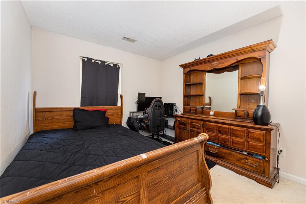3902 Elizabeth Glen Way, Jamestown, North Carolina image 16