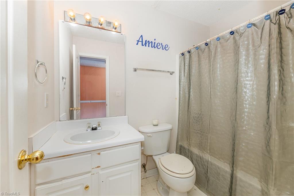 3902 Elizabeth Glen Way, Jamestown, North Carolina image 17