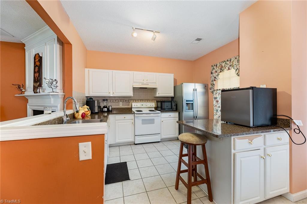 3902 Elizabeth Glen Way, Jamestown, North Carolina image 8