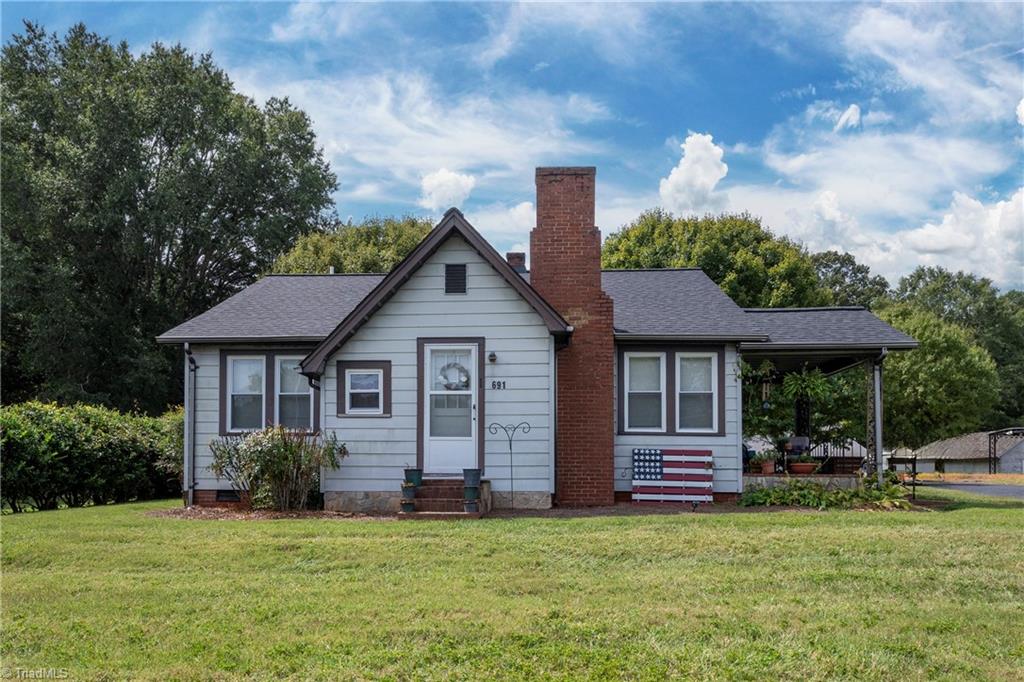 Photo of 691 Salisbury Street, Mocksville, NC 27028 (MLS # 1236125)
