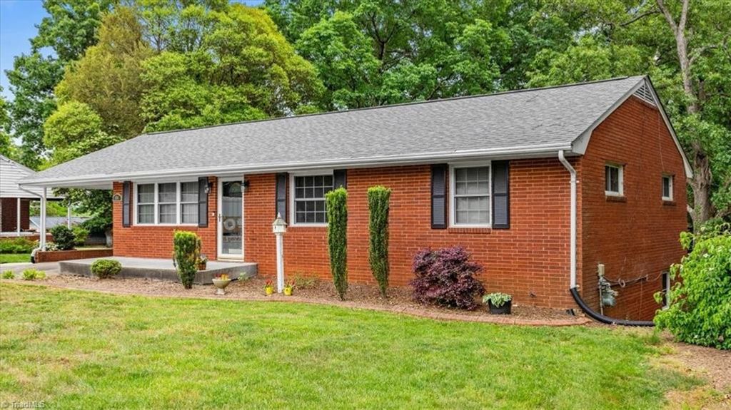 Photo of 434 Eldorado Road, Asheboro, NC 27205 (MLS # 1218950)