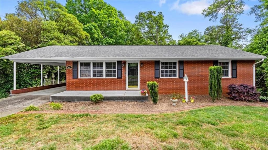 Photo of 434 Eldorado Road, Asheboro, NC 27205 (MLS # 1218950)