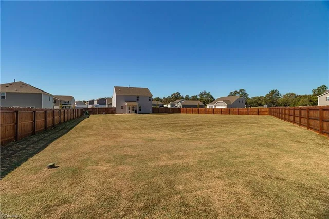 107 Wickham Court, photo 5 of 32