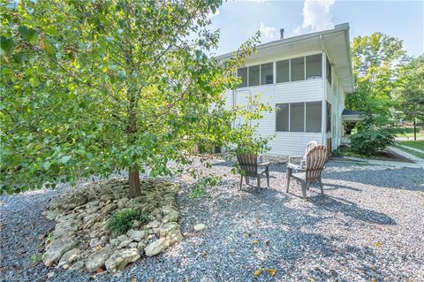 A home in Mount Airy