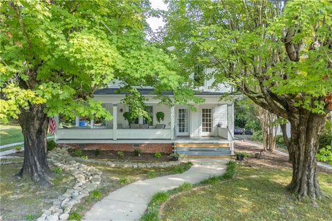 A home in Mount Airy