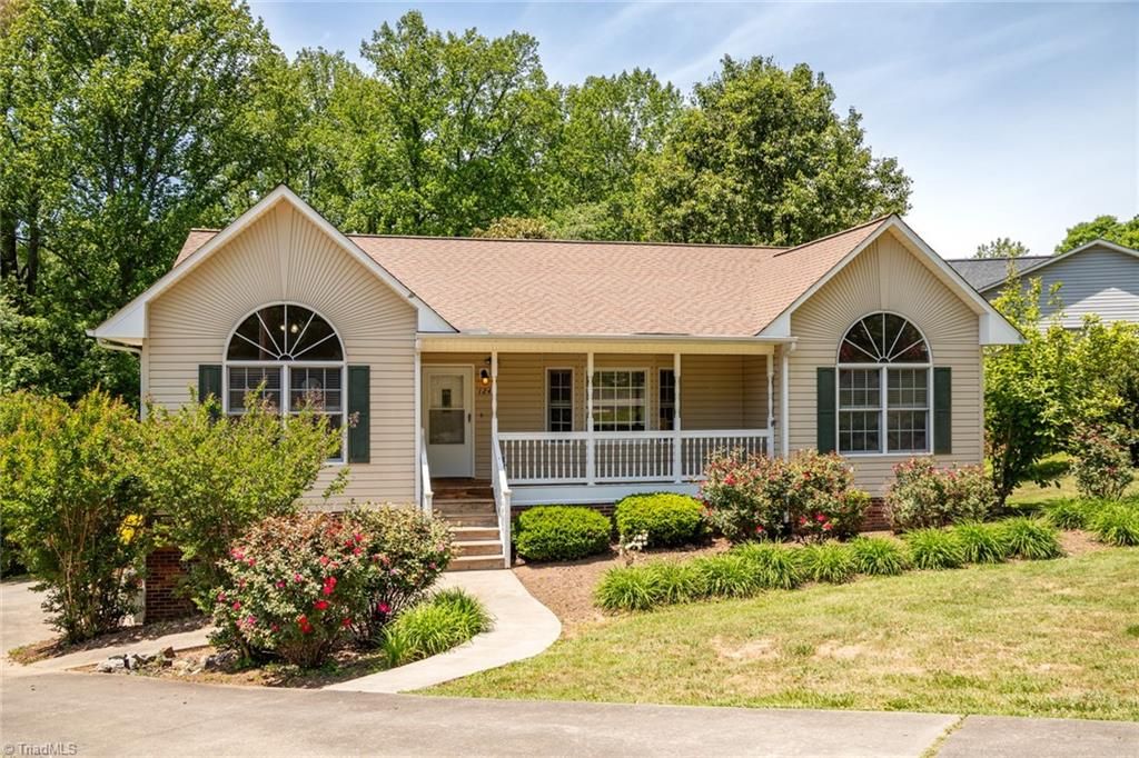 Photo of 124 Hunter Circle, Wilkesboro, NC 28697 (MLS # 1218368)