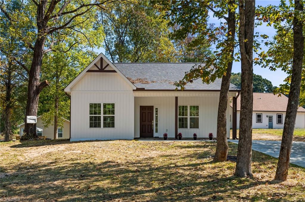 Photo of 1055 Fisher Ferry Street, Thomasville, NC 27360 (MLS # 1237803)