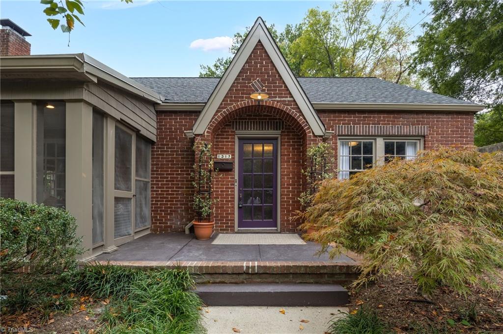 Greensboro, North Carolina 27403, United States, 3 Bedrooms Bedrooms, ,1 BathroomBathrooms,Residential,Pending,212875