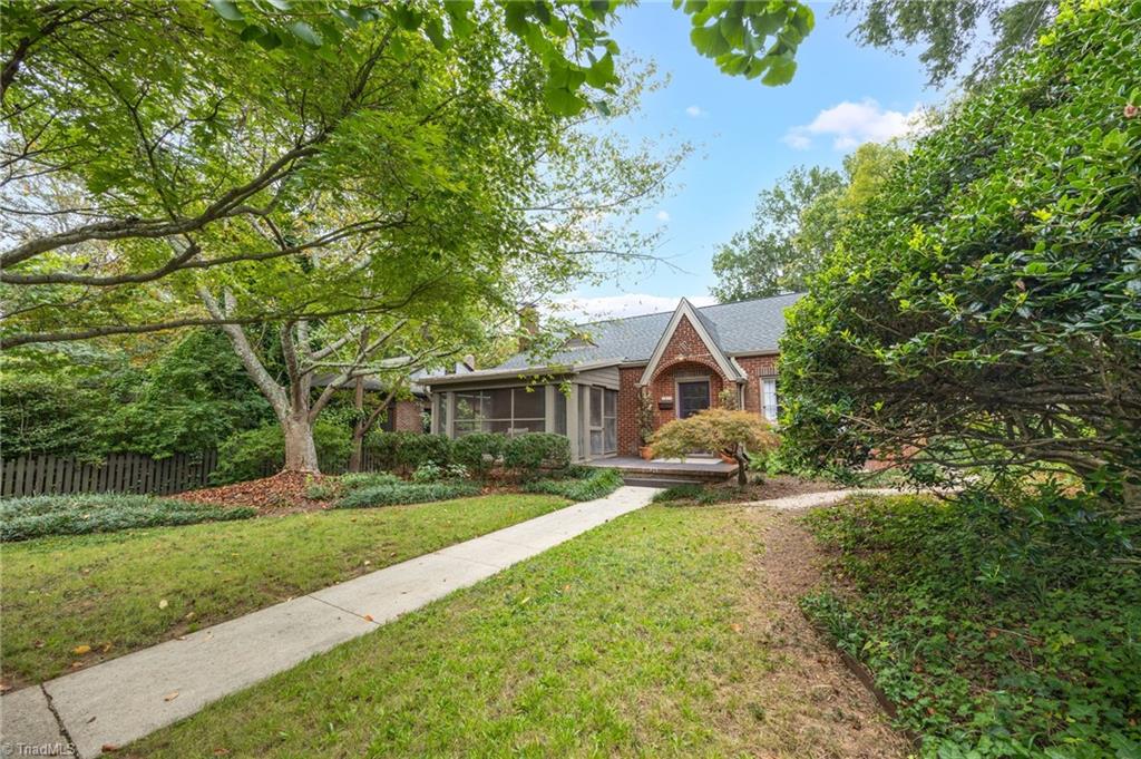 Greensboro, North Carolina 27403, United States, 3 Bedrooms Bedrooms, ,1 BathroomBathrooms,Residential,Pending,212875