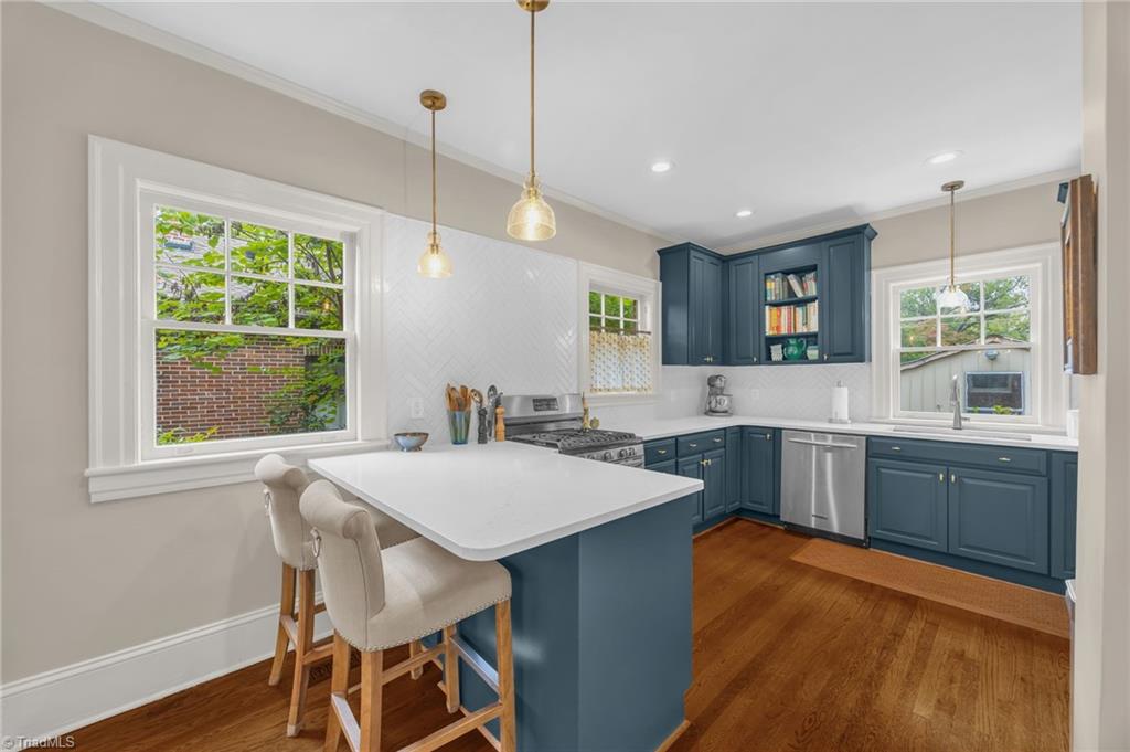 Greensboro, North Carolina 27403, United States, 3 Bedrooms Bedrooms, ,1 BathroomBathrooms,Residential,Pending,212875