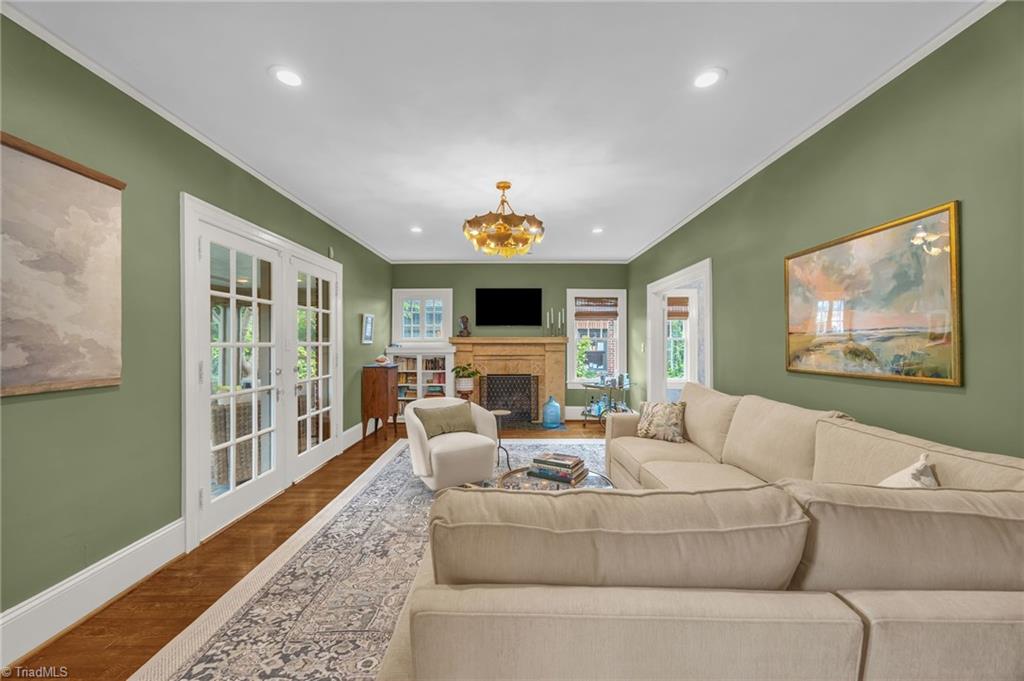 Greensboro, North Carolina 27403, United States, 3 Bedrooms Bedrooms, ,1 BathroomBathrooms,Residential,Pending,212875