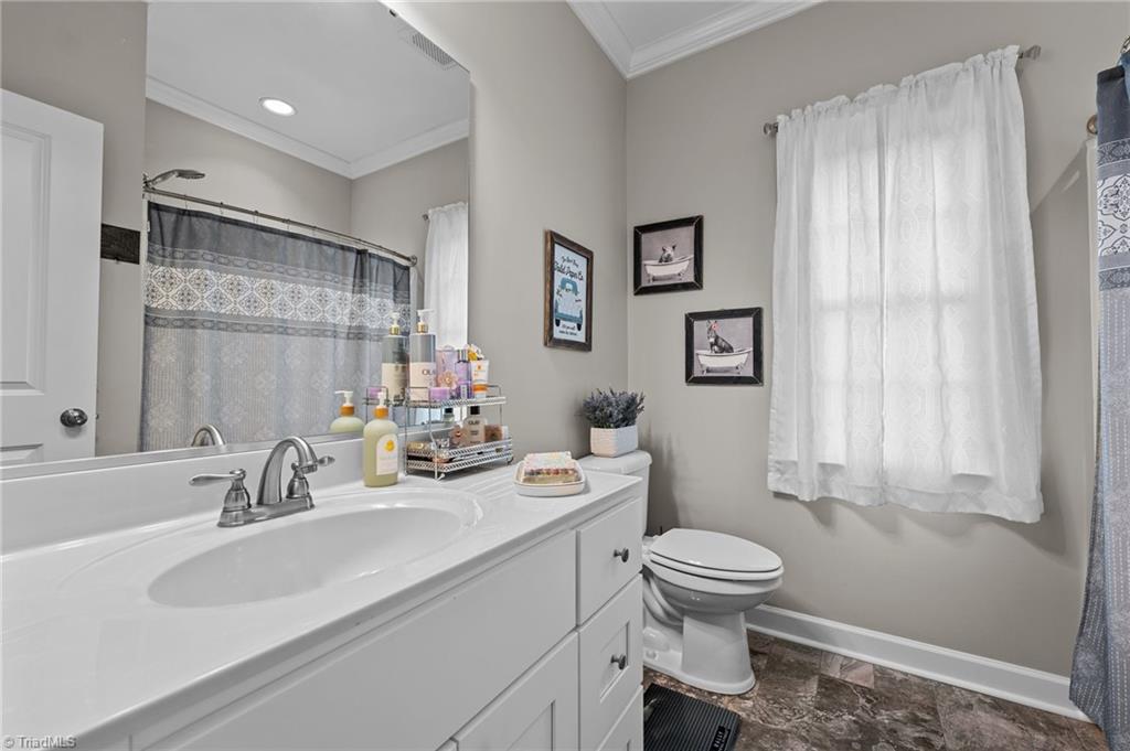 7042 Crescent Road, Whitsett, North Carolina image 16