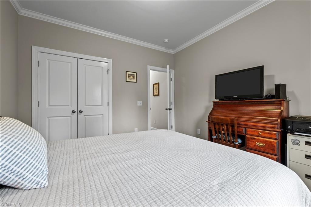 7042 Crescent Road, Whitsett, North Carolina image 18