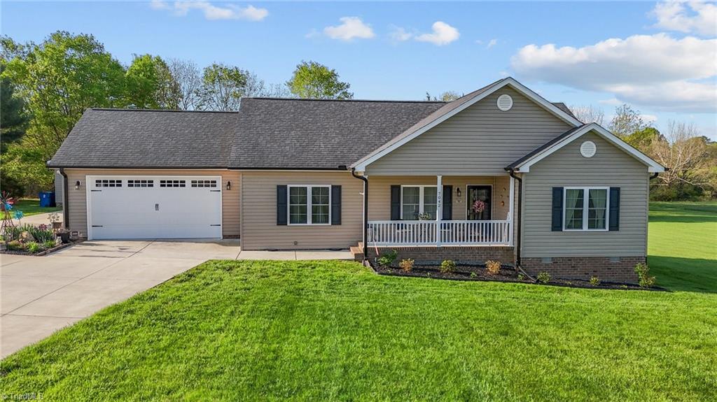 7042 Crescent Road, Whitsett, North Carolina image 1