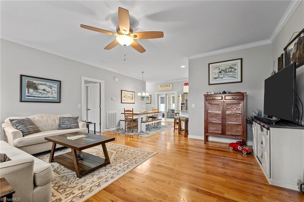 7042 Crescent Road, Whitsett, North Carolina image 3