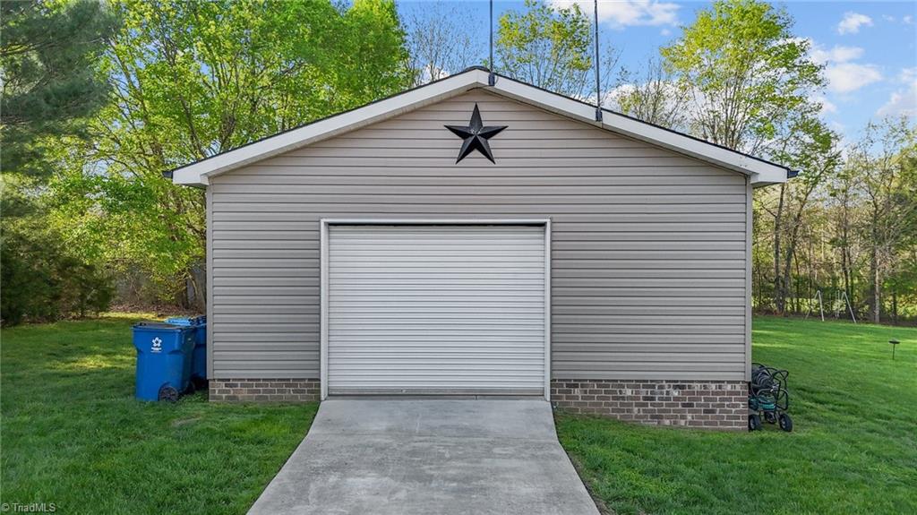 7042 Crescent Road, Whitsett, North Carolina image 24