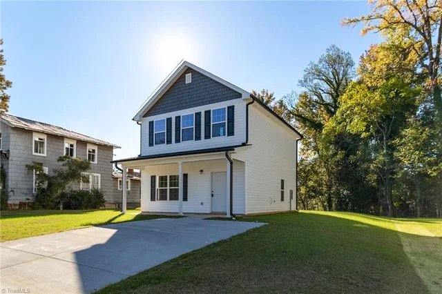 207 Carter Street, photo 4 of 29