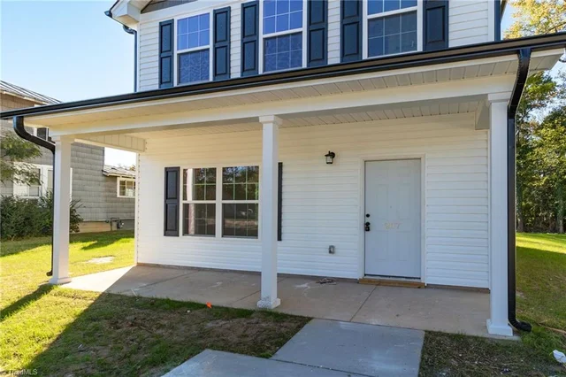 207 Carter Street, photo 5 of 29