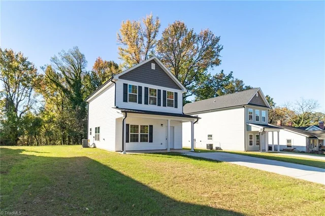 207 Carter Street, photo 3 of 29
