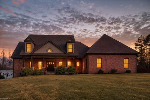 Homes For Sale - 476 Ijames Church Road<br/> Mocksville, NC 27028