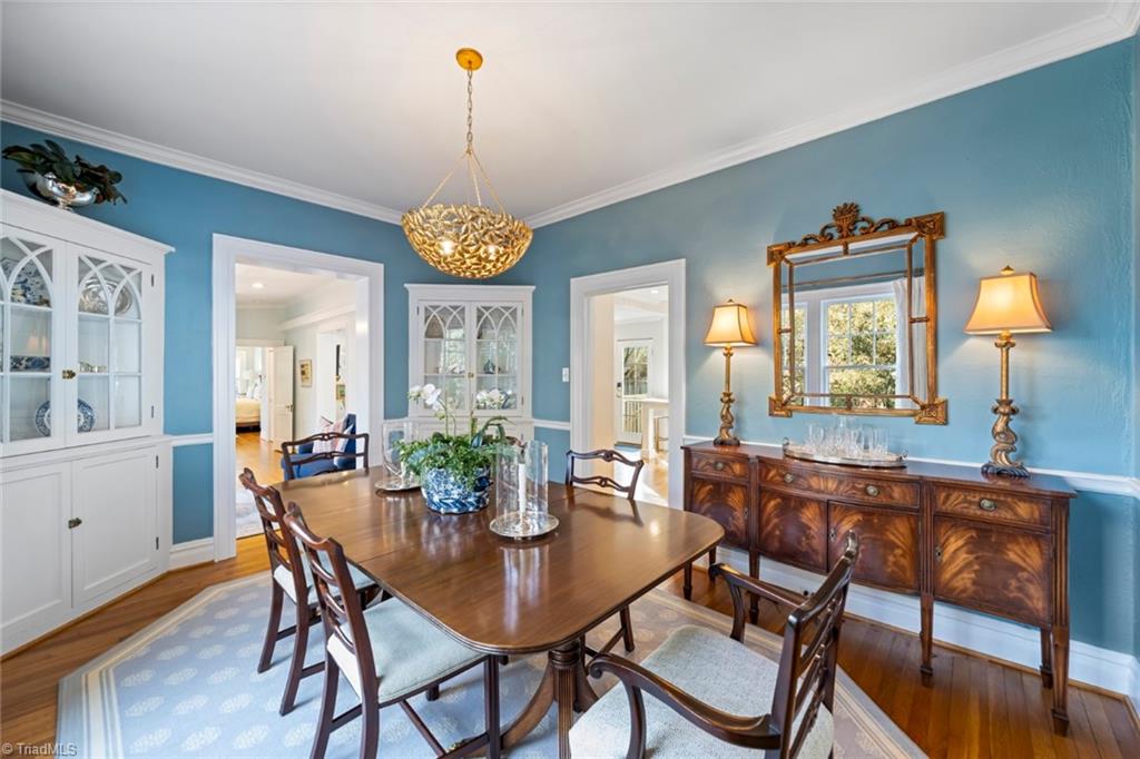 Winston-Salem, North Carolina 27104, United States, 4 Bedrooms Bedrooms, ,4 BathroomsBathrooms,Residential,Pending,9656