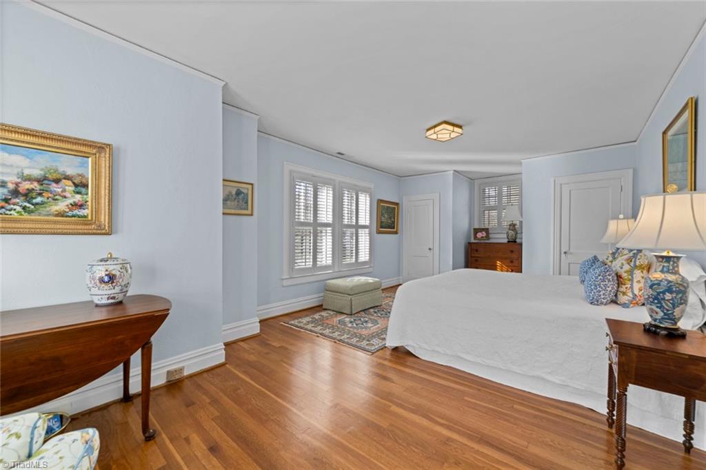 Winston-Salem, North Carolina 27104, United States, 4 Bedrooms Bedrooms, ,4 BathroomsBathrooms,Residential,Pending,9656