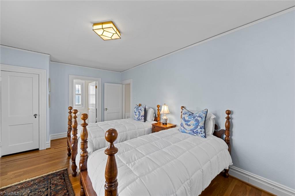 Winston-Salem, North Carolina 27104, United States, 4 Bedrooms Bedrooms, ,4 BathroomsBathrooms,Residential,Pending,9656