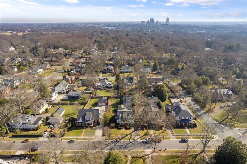 Winston-Salem, North Carolina 27104, United States, 4 Bedrooms Bedrooms, ,4 BathroomsBathrooms,Residential,Pending,9656