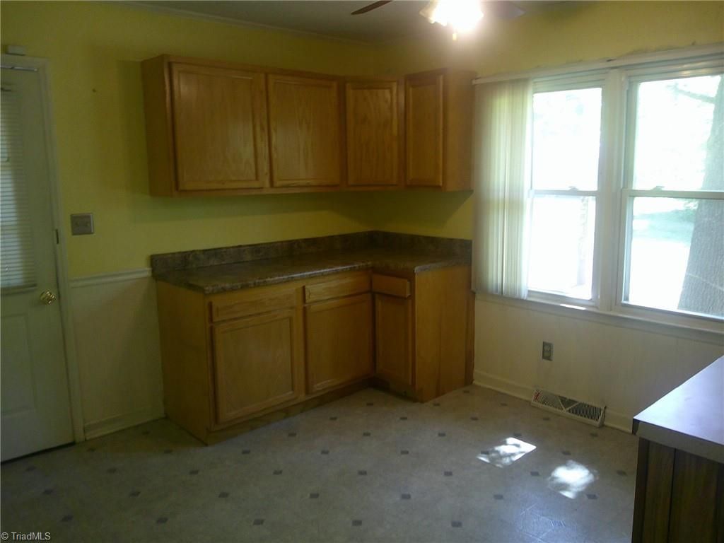 Photo of 118 Wrenn Drive, Lexington, NC 27292 (MLS # 1218968)