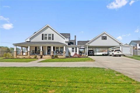 Homes For Sale - 1430 Forrest Drive<br/> Mount Airy, NC 27030