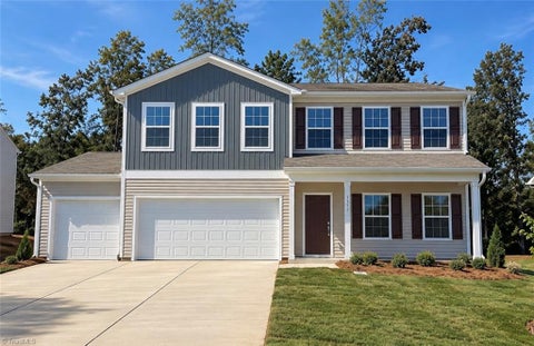 Homes For Sale - 5862 Latigo Court<br/> Forsyth County, Clemmons, NC 27012