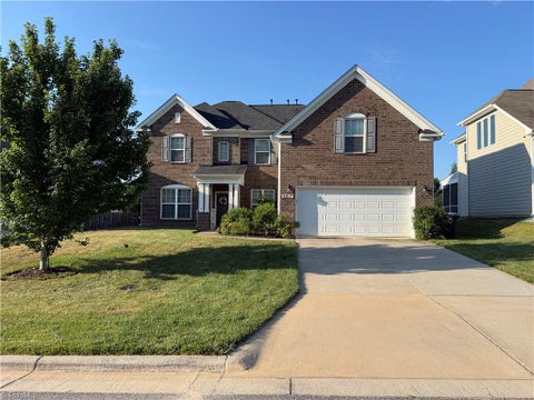 Homes For Sale - 6017 Stone Valley Way<br/> Greensboro, NC 27455