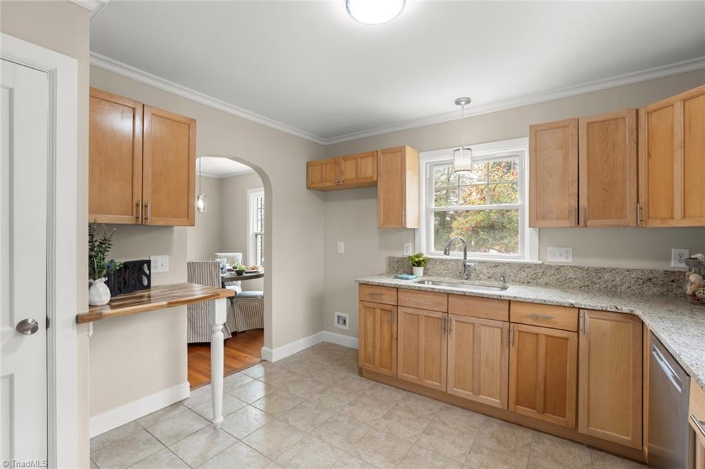 Winston-Salem, North Carolina 27106, United States, 3 Bedrooms Bedrooms, ,2 BathroomsBathrooms,Residential,Pending,7721